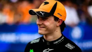red-bull-intensifica-aproximacao-com-piastri-para-substituir-verstappen-no-futuro