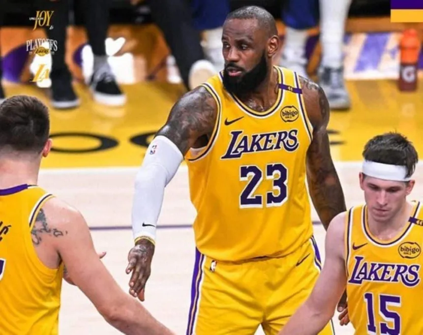tecnico-do-lakers-critica-arbitragem-contra-lebron-james-nos-playoffs-da-nba
