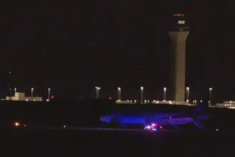 aeroporto-confirma-morte-de-pedestre-atropelado-por-aviao-nos-eua-–-cnn-brasil