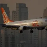 aviao-cargueiro-da-gol-sai-da-pista-apos-pouso-em-salvador