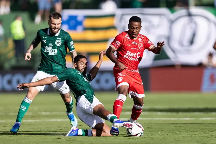 com-gol-de-anselmo-ramon,-goias-derrota-vila-nova-e-encerra-sequencia-negativa-na-serie-b