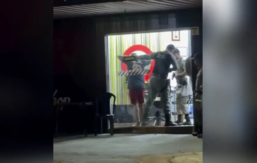 cabeleireiro-e-preso-em-goiania-suspeito-de-abusar-de-adolescente-dentro-de-barbearia
