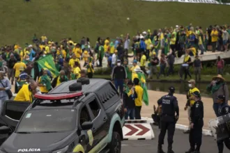 moraes-rejeita-aplicar-dosimetria-para-“debora-do-batom”-e-outros-23-presos-–-cnn-brasil