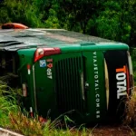 duas-pessoas-morrem-em-acidente-de-onibus-com-40-passageiros-no-ms
