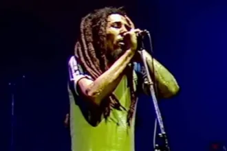fotos-ineditas-mostram-bob-marley-ao-lado-de-chico-buarque-e-milton-nascimento-na-urca