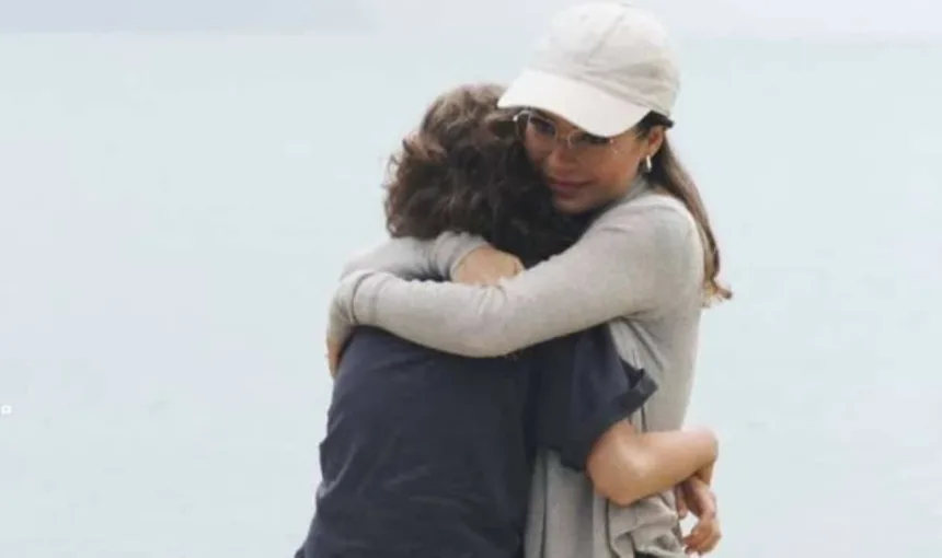 sandy-e-filho-aparecem-abracados-em-foto-rara-publicada-por-lucas-lima-no-dia-das-maes