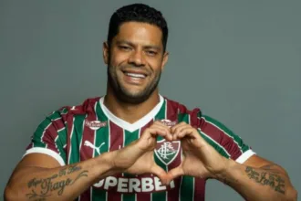hulk-desembarca-no-rio-e-projeta-titulo-da-libertadores-pelo-fluminense