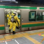 tres-hospitalizados-apos-odor-misterioso-forcar-parada-de-trem-da-jr-tokaido-em-estacao-de-kawasaki-no-japao