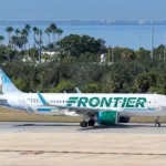 aviao-da-frontier-atinge-e-mata-pedestre-em-pista-durante-decolagem-em-denver