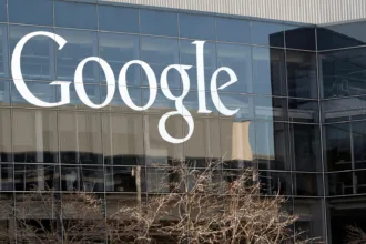 google-interrompe-ataque-hacker-que-usava-ia-para-explorar-falha-em-sistema-de-empresa