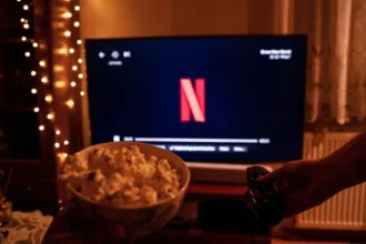 5-doramas-de-romance-da-netflix-que-comecam-leves-e-ficam-viciantes-do-meio-para-o-fim