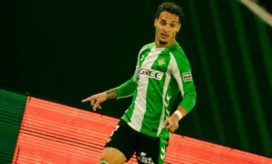 antony-joga-hoje?-real-betis-x-elche-na-rodada-36-da-laliga:-onde-assistir-ao-vivo-e-escalacoes