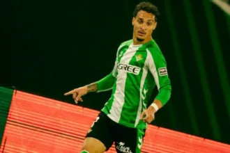 antony-joga-hoje?-real-betis-x-elche-na-rodada-36-da-laliga:-onde-assistir-ao-vivo-e-escalacoes