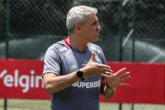 divida-do-sao-paulo-com-ex-tecnicos-chega-a-r$-10-milhoes-apos-saida-de-crespo,-zubeldia-e-dorival-junior