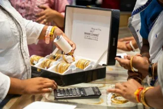 comerciantes-de-ouro-na-india-apoiam-apelo-de-modi-para-adiar-compras