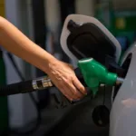 trump-quer-suspender-imposto-federal-sobre-gasolina-para-aliviar-precos
