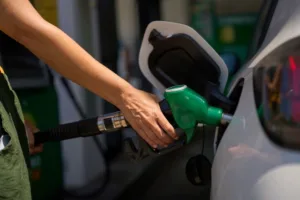 trump-quer-suspender-imposto-federal-sobre-gasolina-para-aliviar-precos