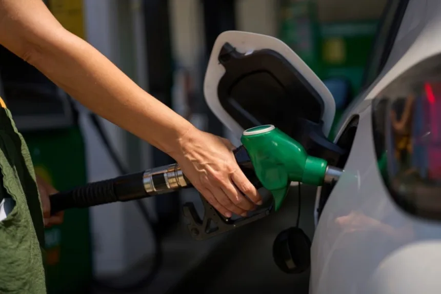 trump-quer-suspender-imposto-federal-sobre-gasolina-para-aliviar-precos