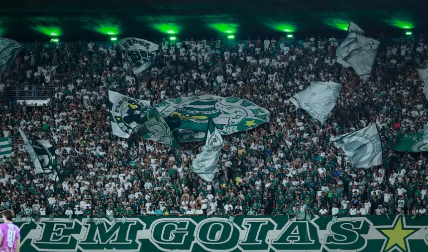 onibus-com-torcedores-do-goias-batem-durante-viagem-para-jogo-da-copa-do-brasil