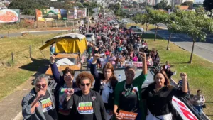 servidores-da-educacao-iniciam-greve-e-fazem-manifestacao-em-goiania