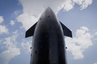 google-e-spacex-discutem-parceria-para-levar-data-centers-ao-espaco,-diz-jornal