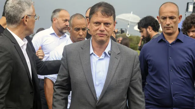explosao-em-sp:-tarcisio-diz-que-moradores-serao-ressarcidos-e-que-casas-serao-‘recuperadas’