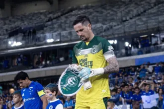 tadeu-tem-fratura-confirmada-e-vira-desfalque-do-goias-na-sequencia-da-serie-b