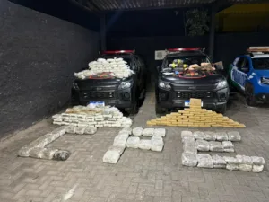 tres-homens-sao-presos-com-arsenal-e-meia-tonelada-de-drogas-dentro-de-bunker,-em-goiania
