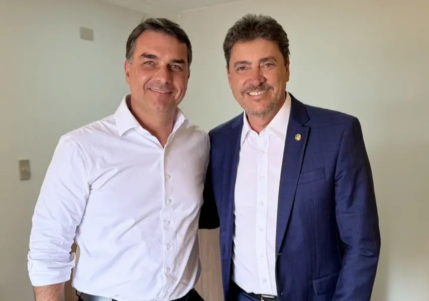 Flávio Bolsonaro em Goiânia para pré-candidatura de Wilder Morais