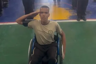 aluno-cadeirante-se-destaca-e-conquista-cargo-de-chefe-geral-em-colegio-militar-de-aparecida