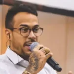 ex-cantor-gospel-e-preso-em-cristalina-apos-viajar-para-dubai-em-lua-e-mel-com-mandado-de-prisao-em-aberto