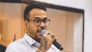 ex-cantor-gospel-e-preso-em-cristalina-apos-viajar-para-dubai-em-lua-e-mel-com-mandado-de-prisao-em-aberto