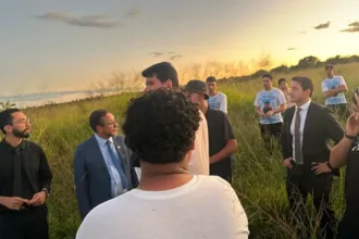 juiz,-jurados-e-advogados-vao-ao-local-do-crime-durante-juri-popular-em-luziania