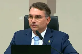flavio-explica-conversa-com-vorcaro:-‘so-um-filho-pedindo-patrocinio-para-o-filme-do-pai’