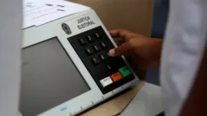 tse-faz-novos-testes-de-seguranca-na-urna-eletronica