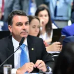 contato-com-vorcaro-foi-retomado-quando-houve-atraso-nas-parcelas,-diz-flavio-bolsonaro.-video