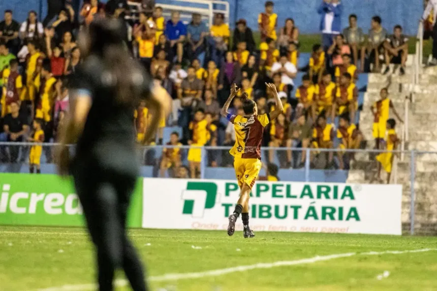 vila-nova-e-eliminado-e-planalto-avanca-na-copa-do-brasil-feminina