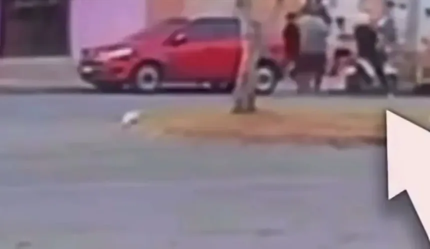video:-homem-e-executado-a-tiros-a-luz-do-dia-na-vila-mutirao,-em-goiania