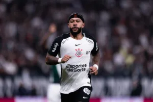 gavioes-da-fiel-se-reune-com-memphis-depay-para-esclarecer-ausencias-e-futuro-no-corinthians-–-meutimaocom.br
