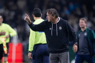 “acho-que-a-vaga-dele-esta-muito-bem-encaminhada”,-diz-cuca-sobre-a-convocacao-de-neymar-para-a-selecao