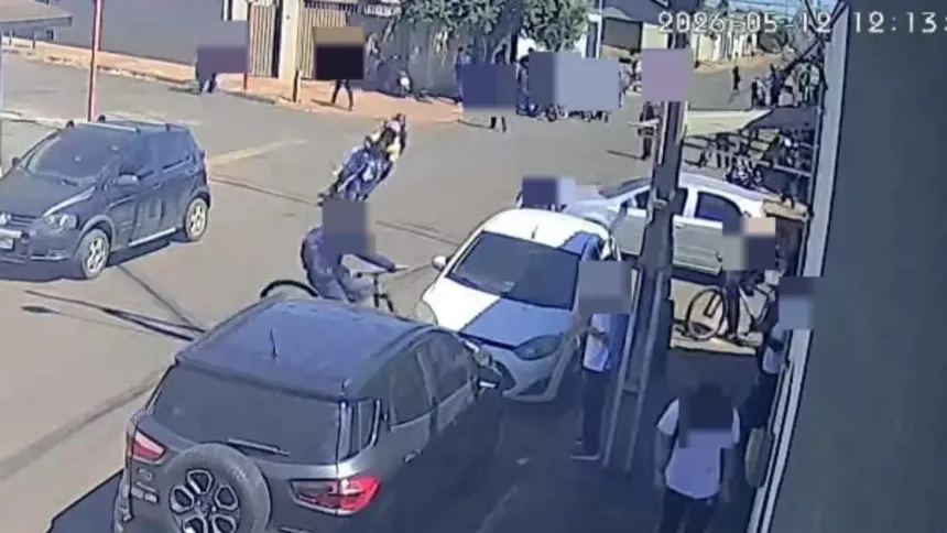 motociclista-atropela-estudante-e-fere-garupa-ao-fazer-manobras-em-frente-a-escola-em-rio-verde