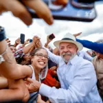 elo-de-flavio-bolsonaro-com-vorcaro-e-caso-de-policia,-diz-lula