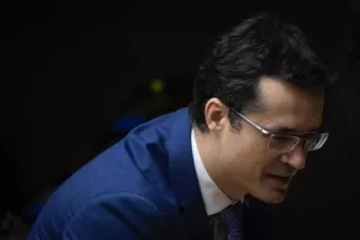 deltan-diz-que-nao-ha-crime-em-audio-de-flavio-bolsonaro-para-vorcaro