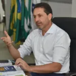leandro-vilela-sanciona-reajuste-do-piso-salarial-dos-professores-em-aparecida