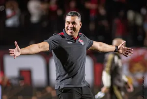 ex-goias-e-atletico-go,-jair-ventura-relembra-criticas-por-elogiar-o-flamengo:-“parece-que-a-gente-esta-se-apequenando”