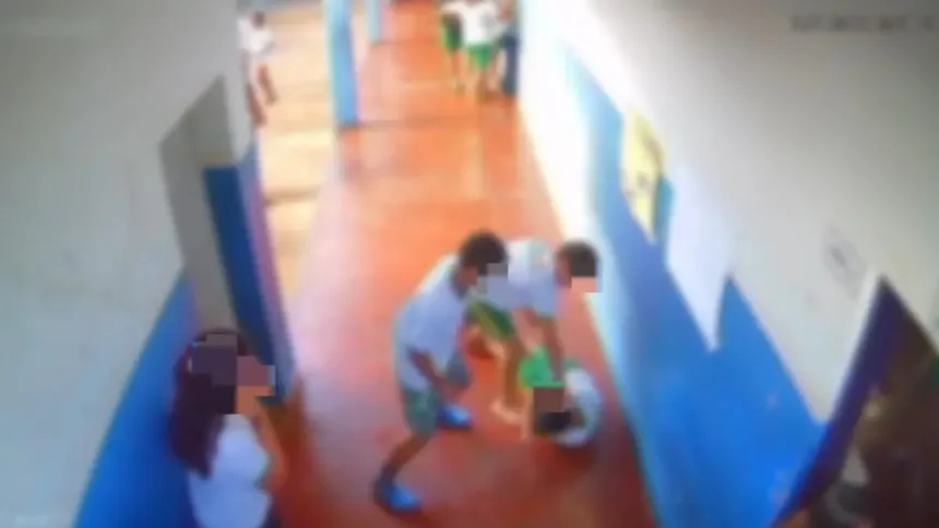 aluno-com-tdah-e-agredido-por-colegas-dentro-de-escola-em-barro-alto;-video