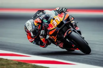 motogp:-pedro-acosta-domina-segundo-treino-livre-no-gp-da-catalunha;-diogo-moreira-termina-em-14o