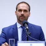 eduardo-assinou-contrato-como-produtor-executivo-de-filme-sobre-bolsonaro,-diz-site
