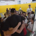 “esse-e-o-meu-maior-gol”,-diz-neymar-em-visita-surpresa-a-instituto-que-leva-seu-nome