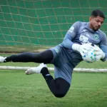 goias-x-botafogo-sp;-confira-a-provavel-escalacao-do-esmeraldino-para-o-jogo-da-serie-b